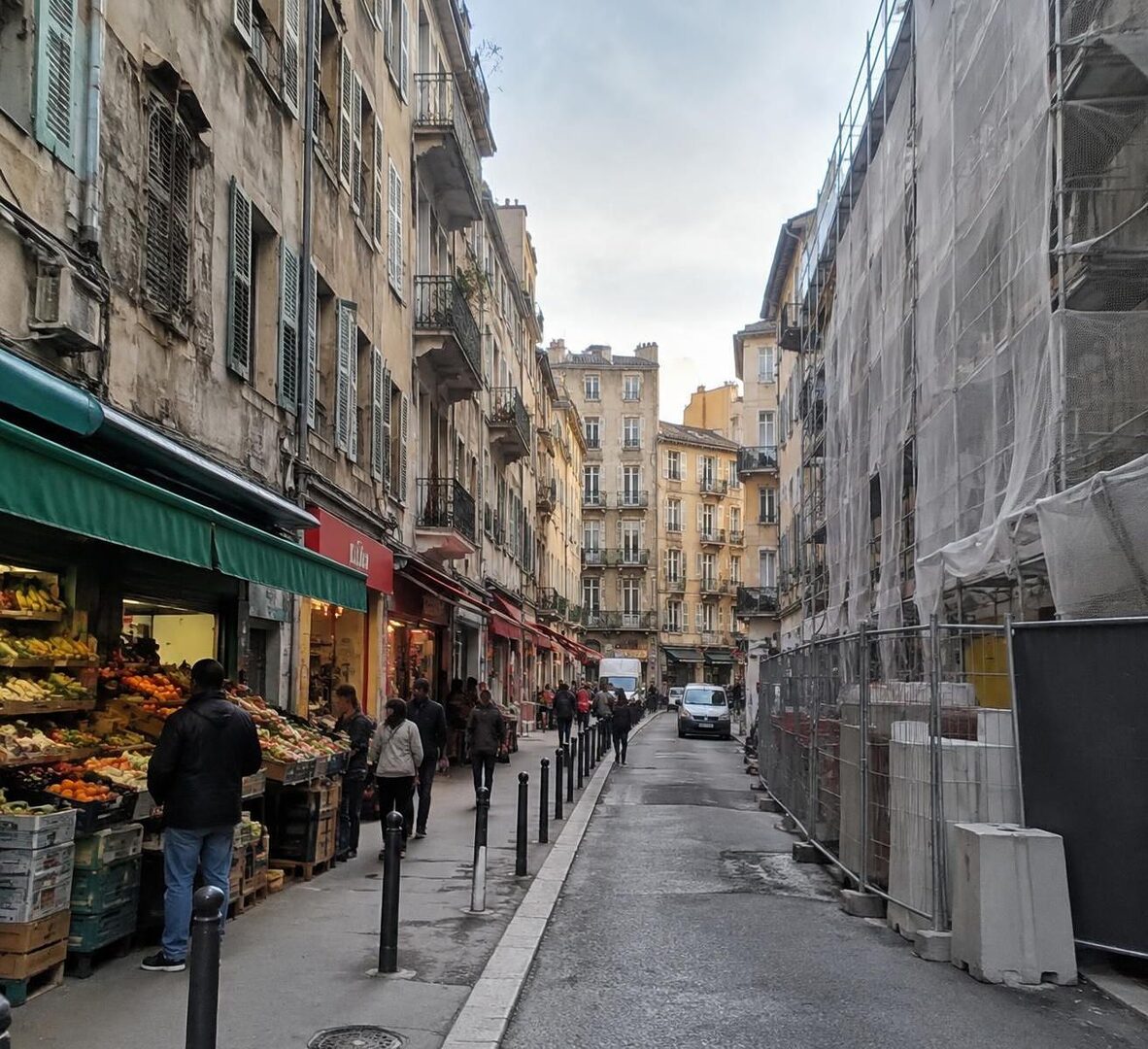 à marseille, la lutte contre l’habitat indigne bute sur un chantier qui s’éternise, révélant les difficultés à améliorer durablement les logements.
